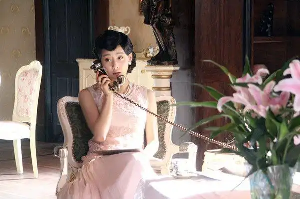 《劫中劫》火热播出 贾青演绎民国版邦女郎