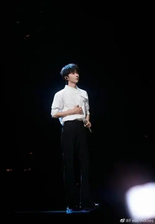 白衬衫永远的光,宝岛民谣之父胡德夫和最佳新人马嘉祺合作《奉献》,一