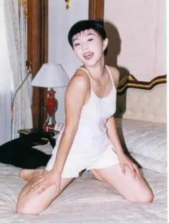 范冰冰刚出道旧照曝光 这是她出演金锁的原因?