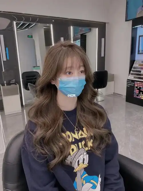 又是被发型撑起半边天的一天