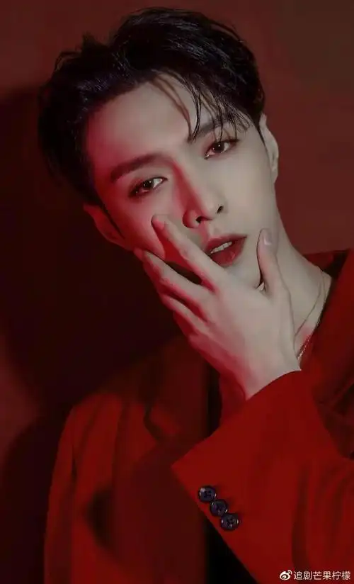 神仙颜值张艺兴