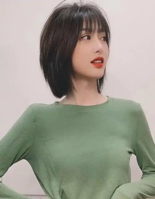 齐肩中短发直发发型图片(头发细软少,远离一刀切和长卷发!