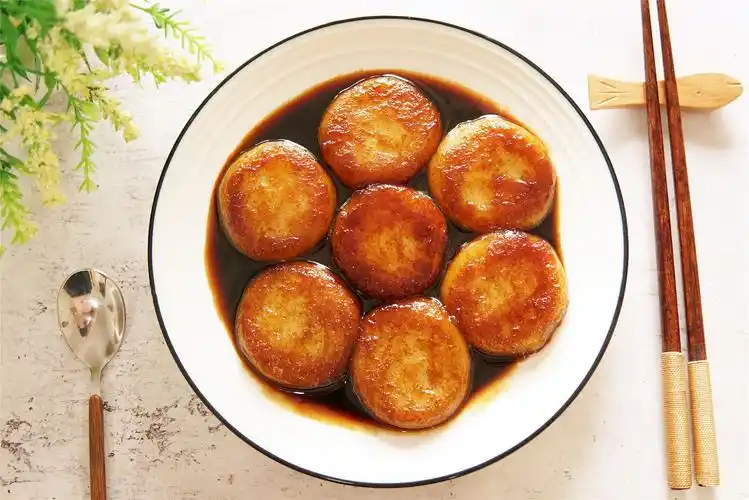 风靡长沙的糖油粑粑,一把糯米粉轻松搞定,黏牙香甜,百吃不厌