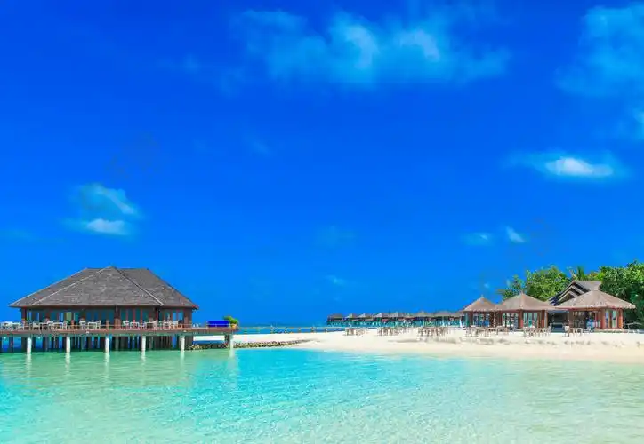 马尔代夫有水上平房的海滩