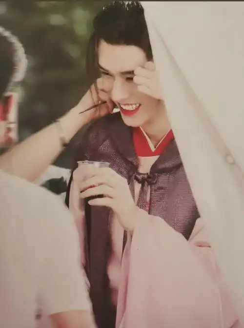 你相册里有多少温客行的照片