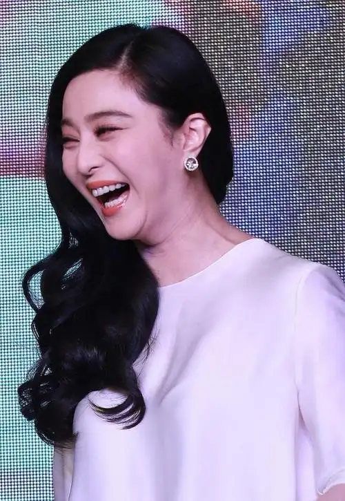 女星大笑一个比一个有特点你们心中女神形象毁掉了