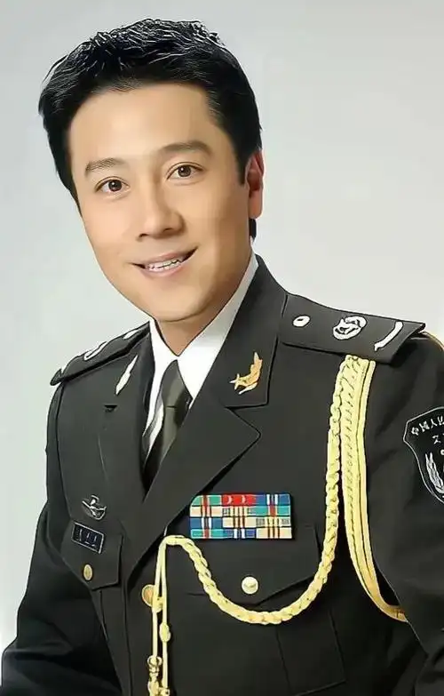 蔡国庆惊天大变身,全新形象首曝光!