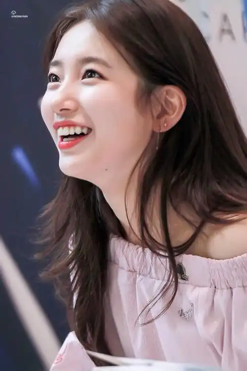 秀智 笑的像天使