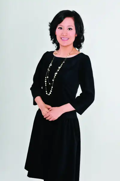 资料:2011smg名优播音员主持人候选人-何婕