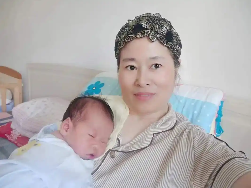 上热门话题97个人 简介姓名:张利华年龄:52岁户籍 - 抖音