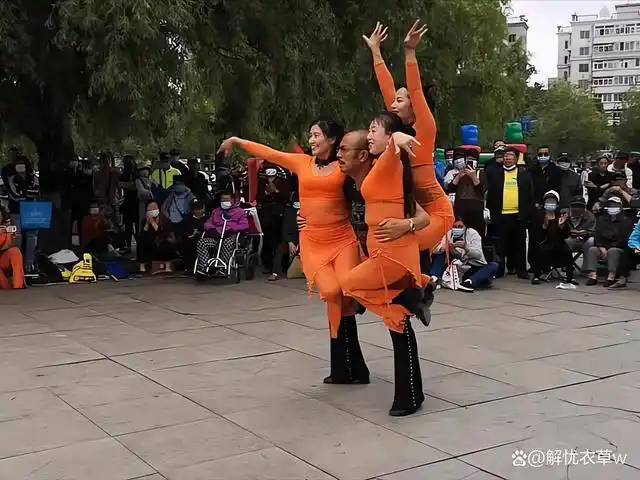 丑陋不堪的广场舞,早该有人管管了