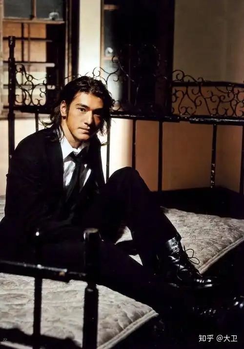怎么评价喜欢你里金城武的西装