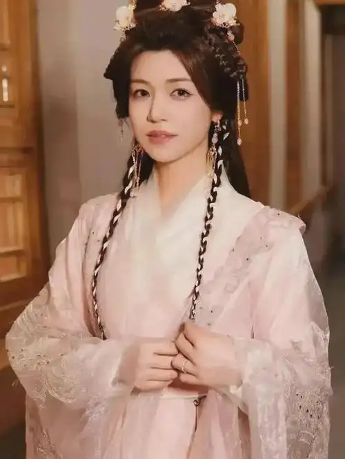 陈妍希的古装造型大逆袭粉嫩佳人完胜小龙女