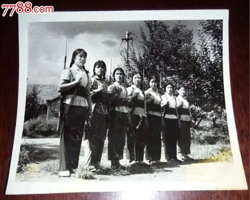 7朵金花向右看齐站成一排,好品4寸以上-au7750166-老照片-加价-7788