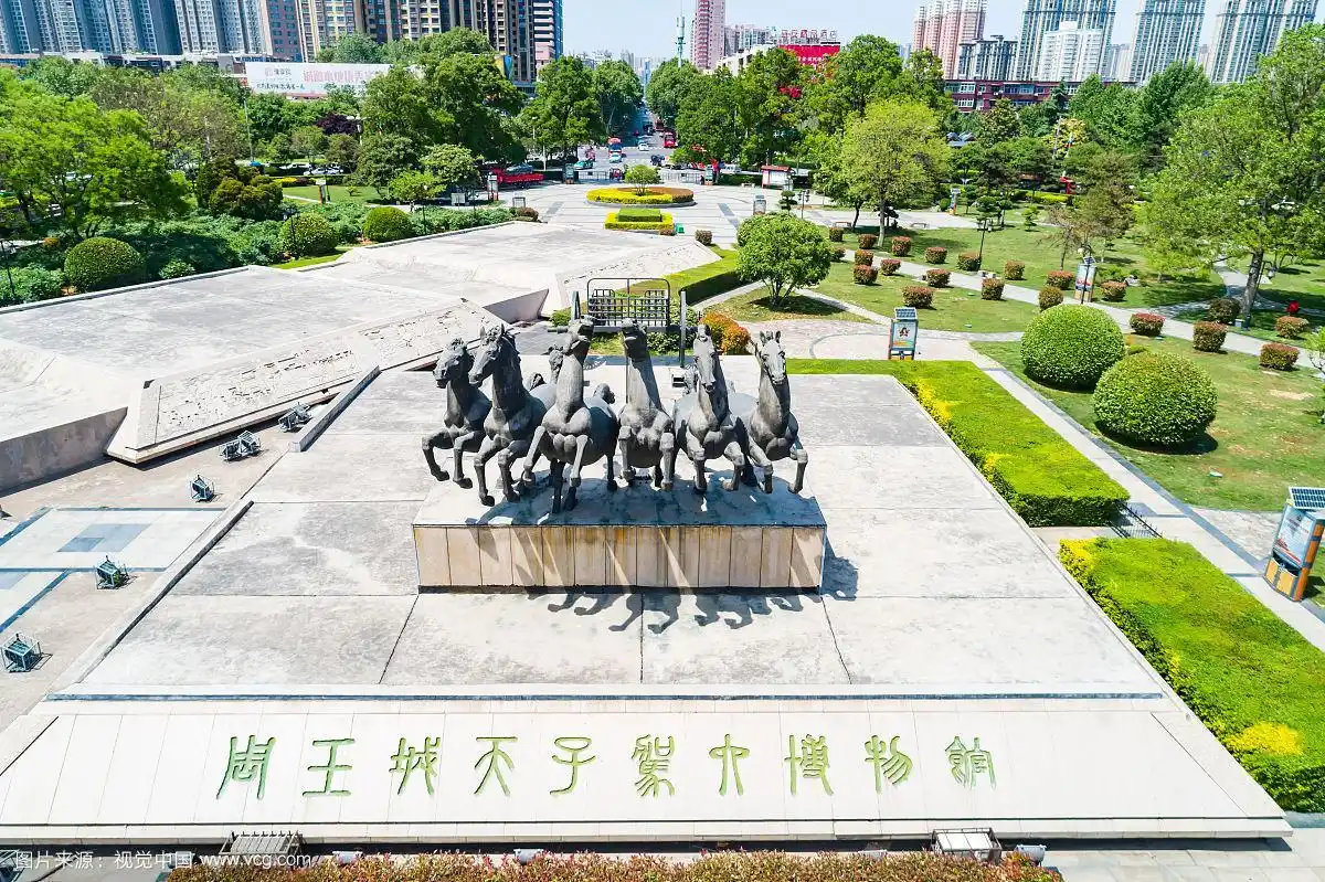 航拍洛阳天子驾六博物馆