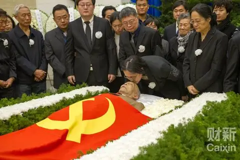 财新直击:杜润生遗体告别在八宝山举行