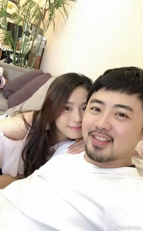 《天天向上》,曹帅和黄英结婚12年,时光到底对这位帅哥做了什么哈哈