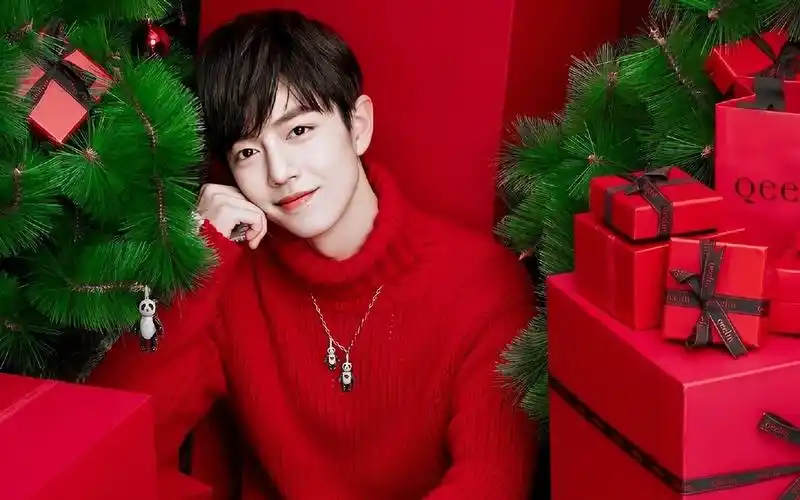 【肖战】191129圣诞奇遇,穿红色的小赞真的绝美#qeelin品牌
