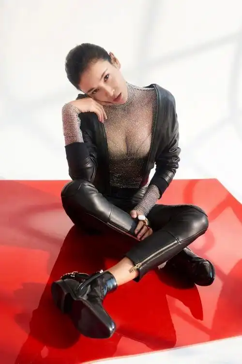 下载真人版炸金花