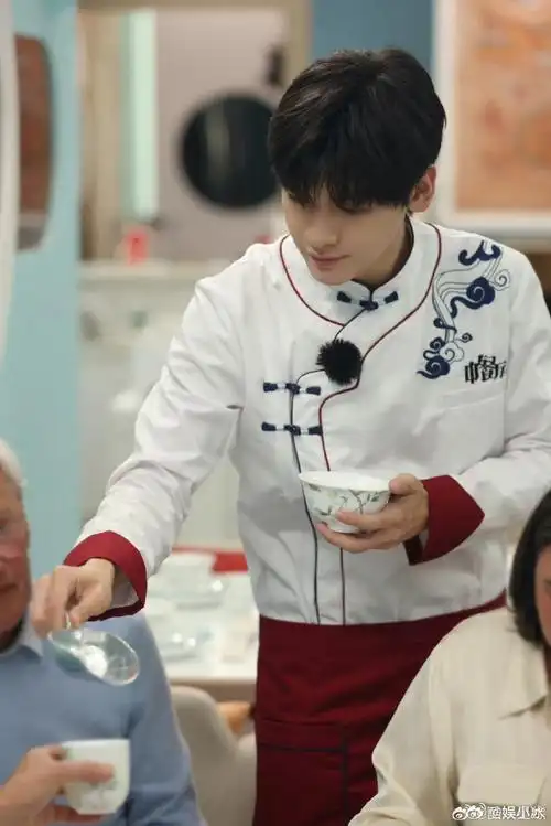 翟潇闻从法国回来说话夹带英文#简直让人笑出腹肌!