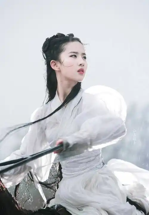 刘亦菲,11个美得颠倒众生的古装角色_貂蝉_聂小倩_名字