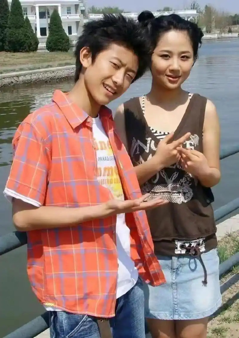 张一山杨紫友谊引猜测:中断庆生习惯究竟为何?