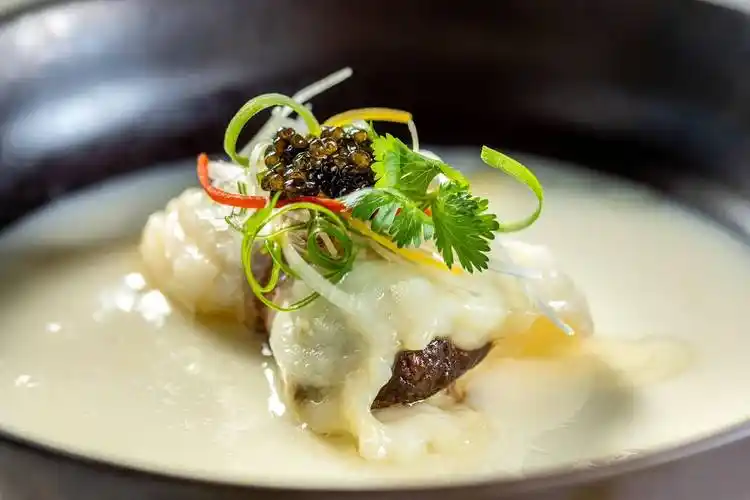 美食看中餐与鱼子酱的美妙融合