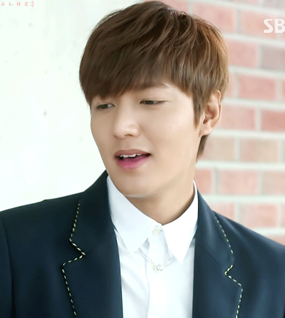 李敏镐帅气男神眨眼睛迷人gif动图_动态图_表情包下载_soogif