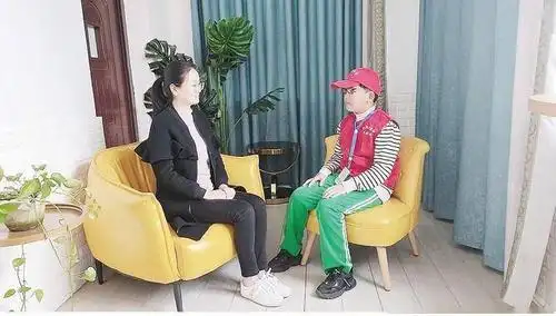 面对面采访黄老师