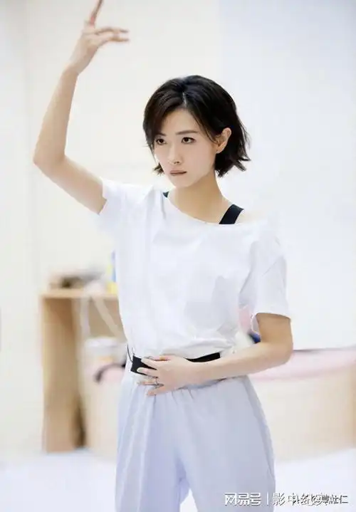 万茜事业巅峰时期意外生子孩子生父是谁至今是迷