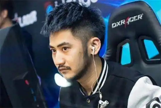 表情包比茄子还多的男人!cs电竞拳王pasha,这职业生涯堪称传奇