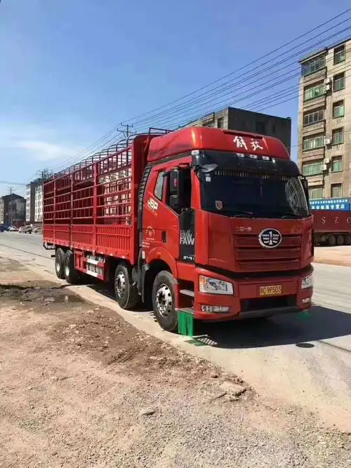 出售二手解放前四后八9米6高栏载货车 国五 460马力一年车 8*4