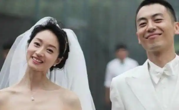 然而,朱亚文却并非如此.若此情此景降临于寻常之人,恐怕会倾向于