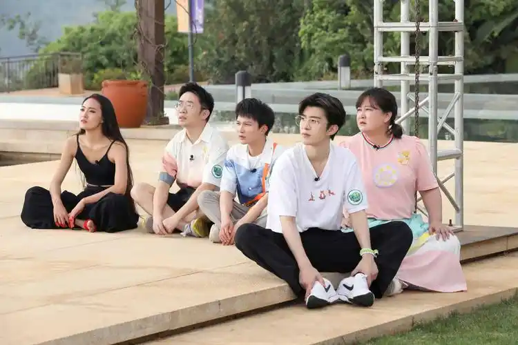 《青春环游记2》十二连冠美好收官 春游家族告别长文引全网共鸣呼唤第