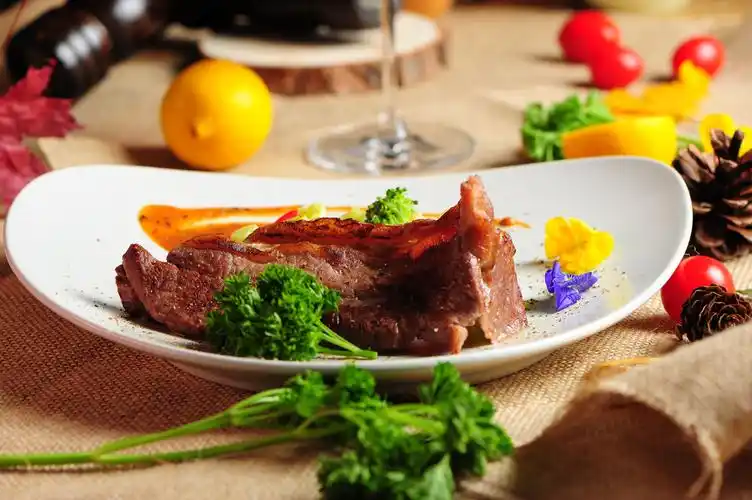 难以抵挡的新派美食 一品鲜牛牛排西餐厅带来休闲新选择