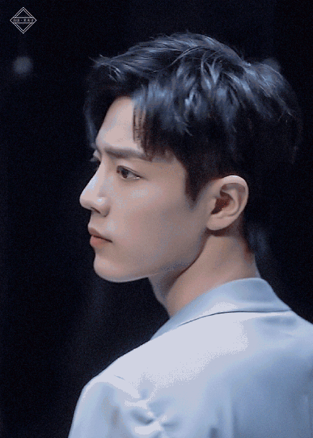 肖战素颜彩排照登上网络热搜了, 咋了?