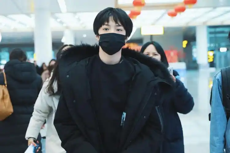 狼崽狼崽刘耀文 - 堆糖,美图壁纸兴趣社区