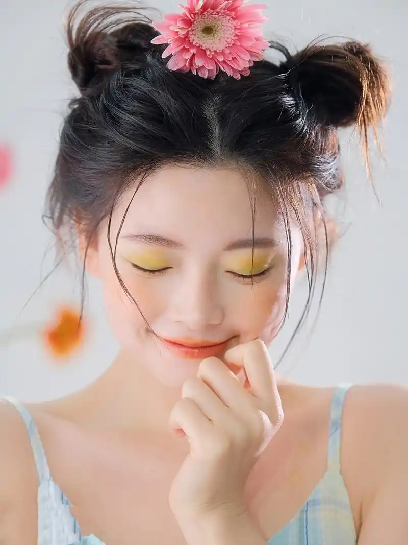 甜妹的治愈系笑容 迫不及待想过春天了!