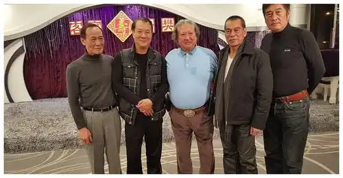 陈惠敏拿成龙甄子丹来作比较,功夫巨星只有一个__财经头条