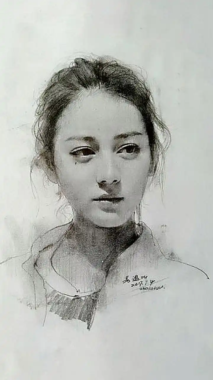 迪丽热巴# #素描#  明星素描其实不难画,不过画出艺术美还是挺难的.