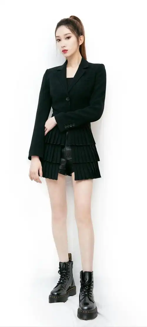 壁纸超模身材冷艳高贵刘令姿