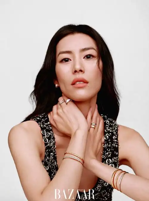 刘雯时尚芭莎七月刊封面##刘雯一眼心动芭莎大片