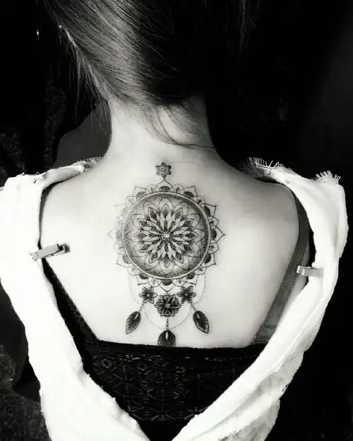 女生钟爱的后背小图腾刺青(5) - 纹身秀