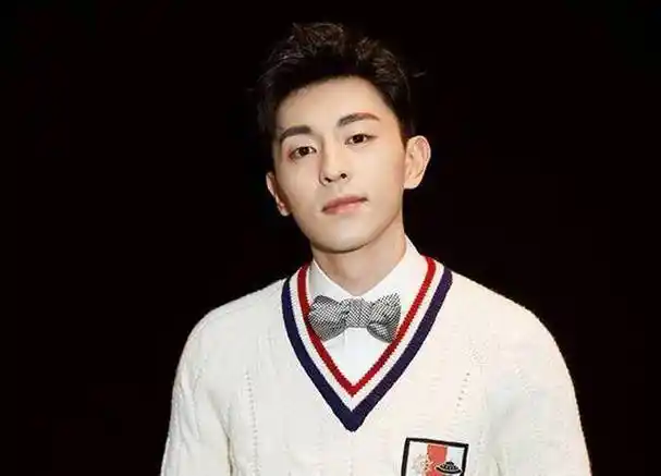 杨幂,魏大勋酒店吃冰激凌,这个瓜太甜了_邓伦_剪影_身高