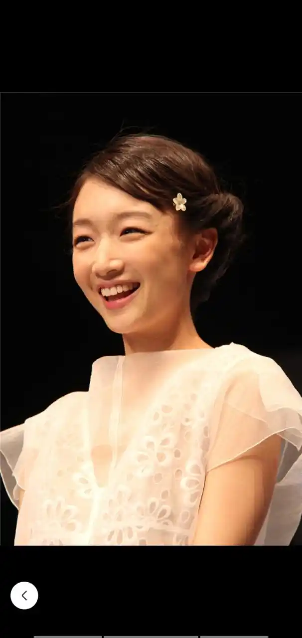 刚出道时的周冬雨真的好清纯!