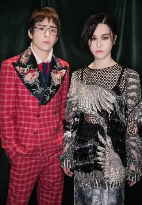 勾搭尚雯婕老公,两人一起卷款潜逃的谣言,这样的黑通稿无疑就是想败坏