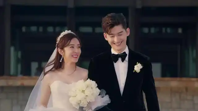 电视剧《东八区的先生们》正在热播,该剧由张翰和王晓晨等人领衔主演