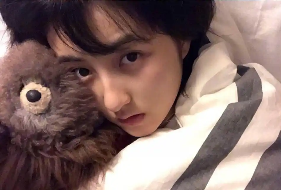 从小美到大!张子枫童年照曝光 扎马尾俏皮灵动