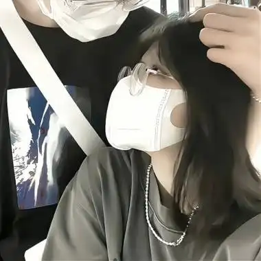 抱月入怀情侣头像高冷霸气你要甜死我了