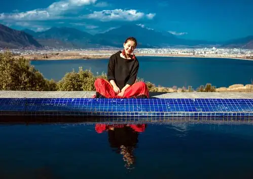 "氧气女神"王力可最新写真曝光 动静皆宜展现新潮时尚民族混搭风